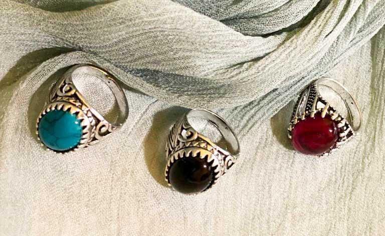 Turkish-inspired men's ring set of 3 - stone close-up