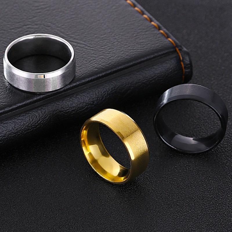Titanium rings set - adjustable band detail