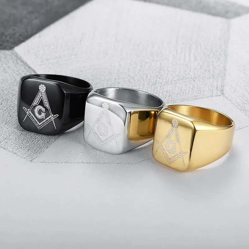 Black titanium masonic ring for men - side view