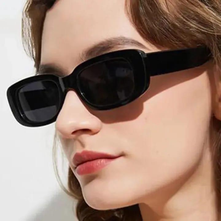 UV400 black plastic sunglasses with mirror coated lenses - side view