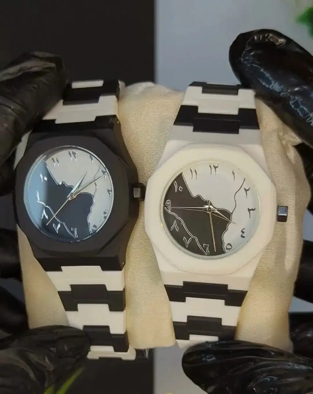 Pack of 2 Aura watches for men in mix colours - angle view