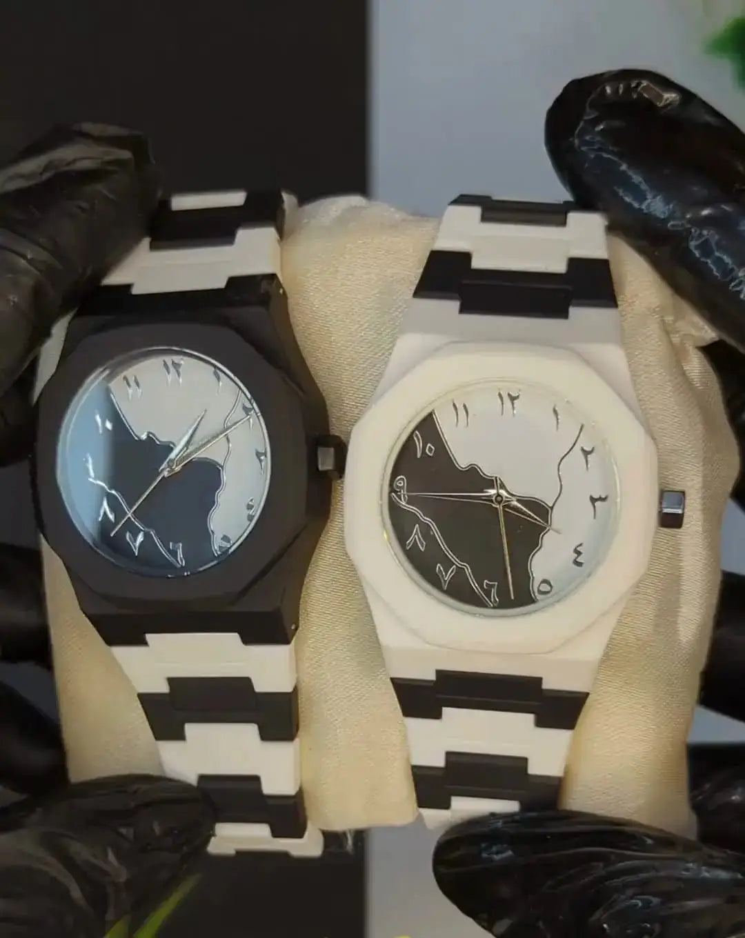 Pack of 2 Aura watches for men in mix colours - angle view