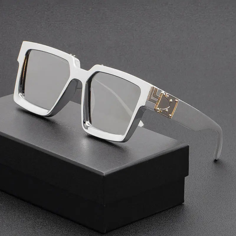 UV400 sunglasses - lens detail close-up