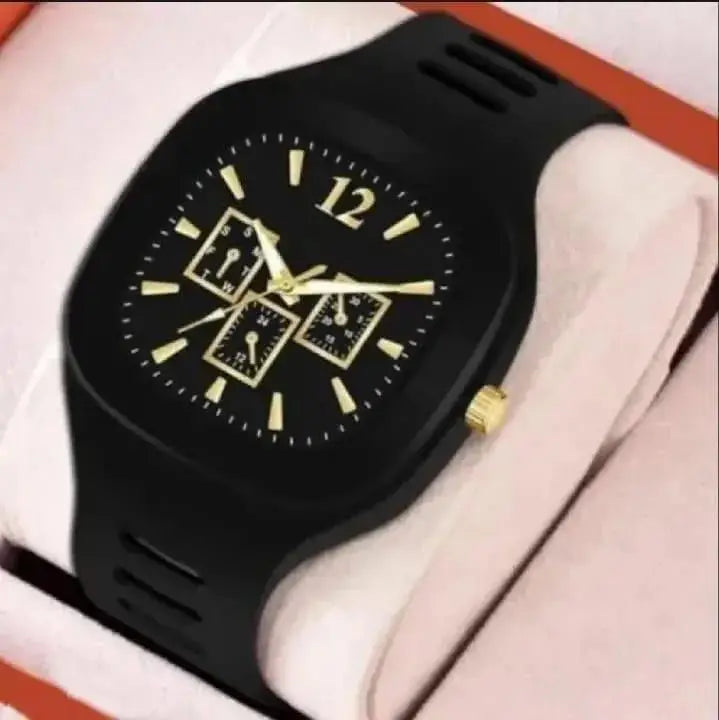 Men's analogue fashion watch - worn on wrist