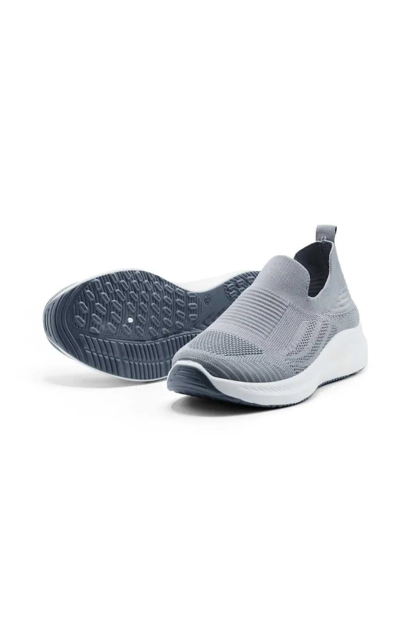 Slip-on sneakers cushioned sole detail