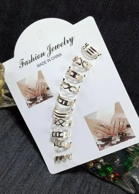 10-piece ring set in black, gold and silver – worn on hand